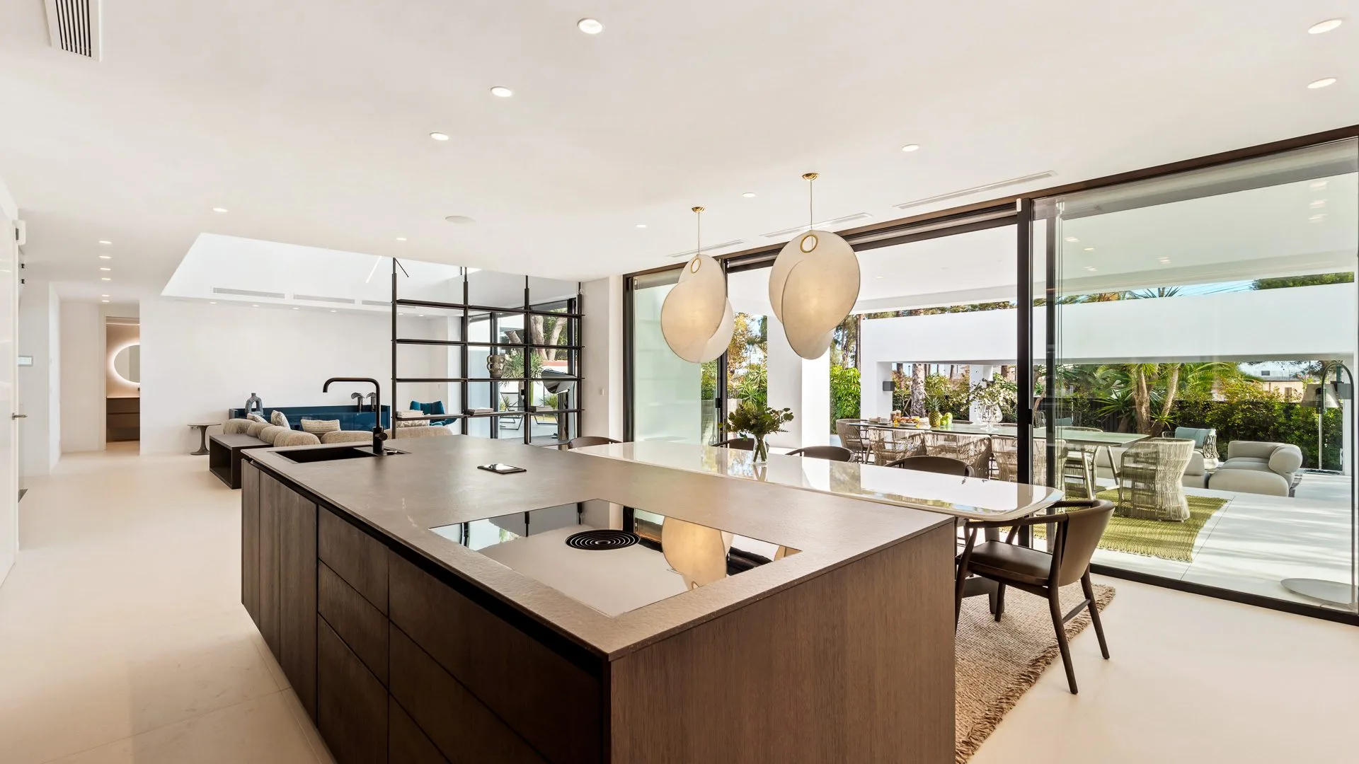 Luxusní nemovitosti na Costa del Sol - pohled na pobřeží